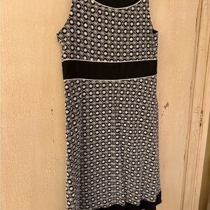 R&M Richards Black and White Circle Pattern Midi Dress